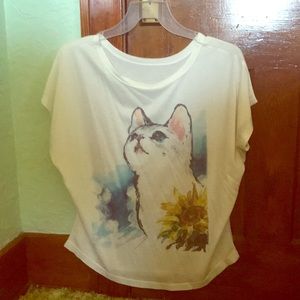 Beautiful cat shirt bought from amazon, worn once